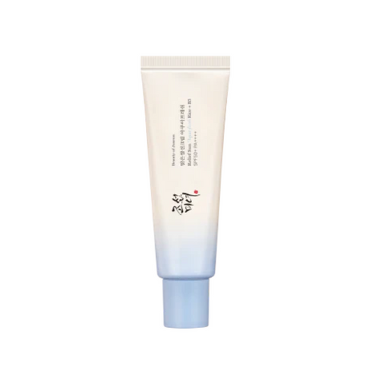 BEAUTY OF JOSEON Relief Sun Aqua-Fresh Rice + B5 delivers lightweight, refreshing SPF50+ PA++++ protection while deeply hydrating your skin. Formulated with Rice Seed Water and Rice Bran Oil, it nourishes and brightens for a radiant complexion. Enriched with Panthenol (Vitamin B5) and Sodium Hyaluronate, it soothes and locks in moisture, making it ideal for dry or sensitive skin. Antioxidant-rich extracts like Oat Kernel, Artichoke Leaf, and Green Tea Water work to strengthen the skin barrier and protect ag
