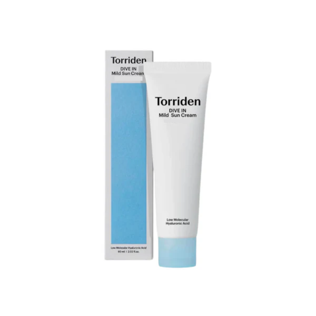 TORRIDEN DIVE-IN Mild Sun Cream is a gentle, hydrating formula crafted to protect and care for your skin. Infused with a blend of eight types of Hyaluronic Acid, it deeply moisturizes and replenishes, leaving your skin smooth and plump. Soothing extracts like Witch Hazel, Chamomile, and Aloe Vera calm irritation, while Panthenol and Ceramides strengthen the skin barrier. Enhanced with nourishing Jojoba Seed Oil and antioxidant-rich Turmeric Root and Green Tea Extracts, this lightweight sun cream provides a 